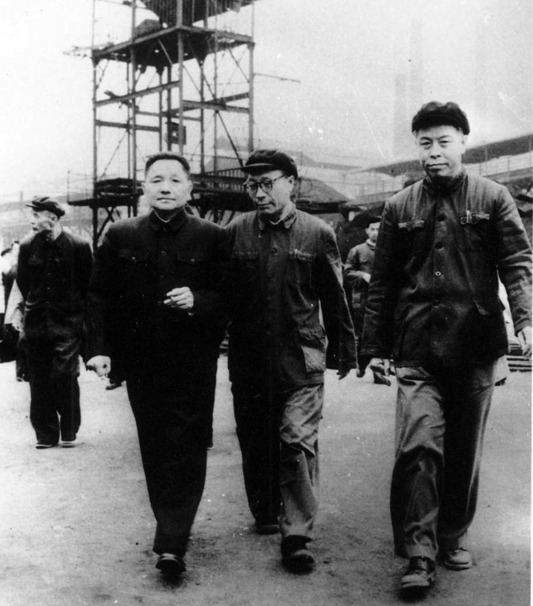 邓小平视察尊龙凯时